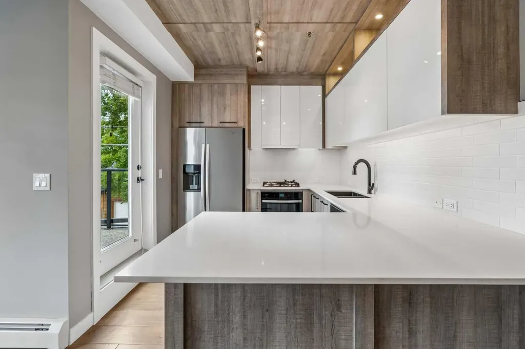 2702 17 Avenue SW Calgary AB T3E 8A5