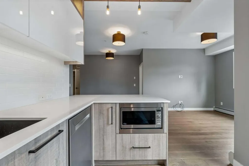 2702 17 Avenue SW Calgary AB T3E 8A5