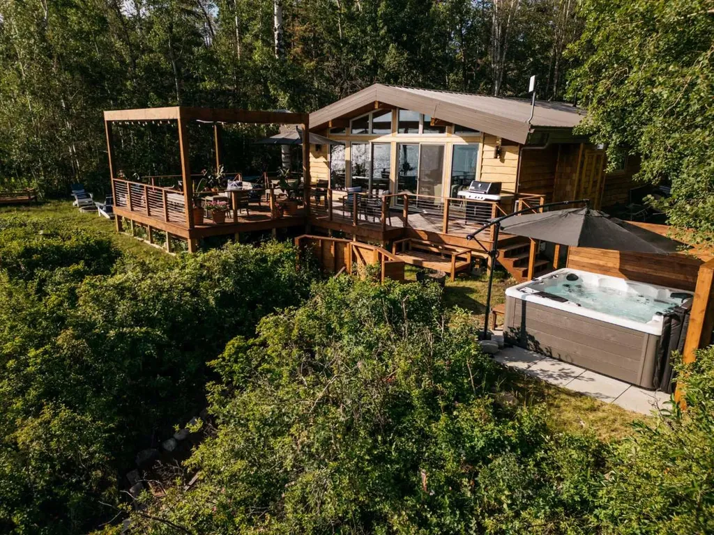 391 Birchcliff Road Birchcliff AB T4S 1R6