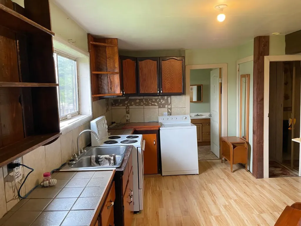 4630 53 Street Mayerthorpe AB T0E 1N0