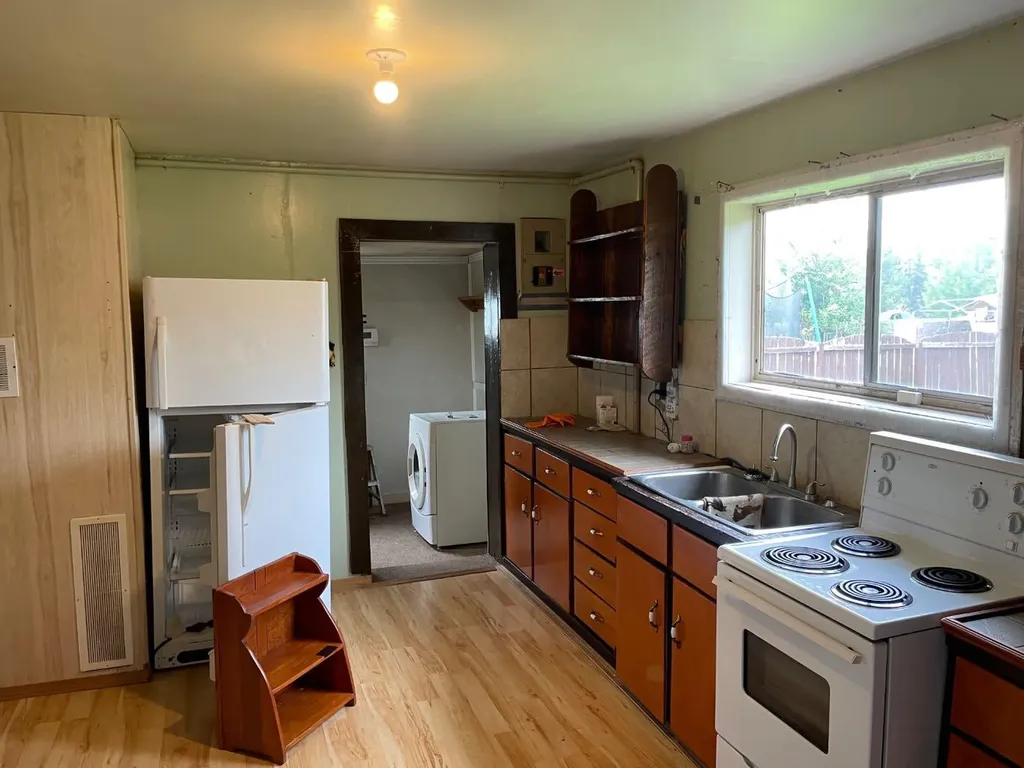 4630 53 Street Mayerthorpe AB T0E 1N0