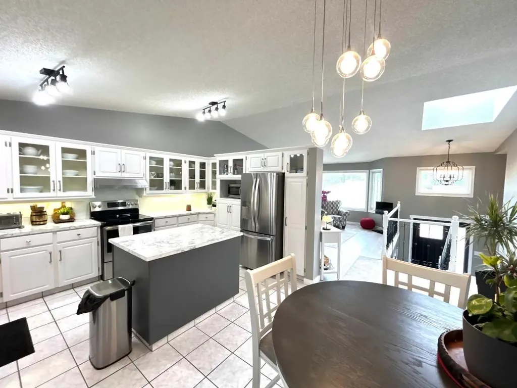 1332 17 Street SE Medicine Hat AB T1A2A8