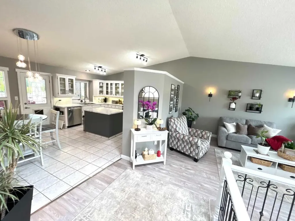 1332 17 Street SE Medicine Hat AB T1A2A8