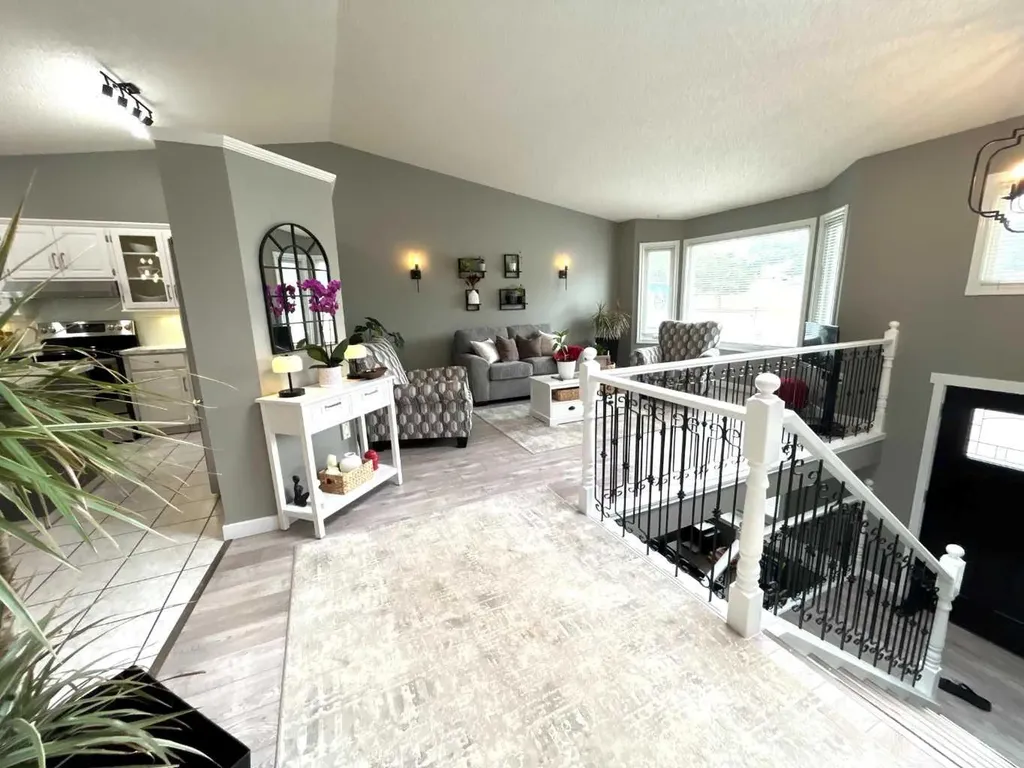 1332 17 Street SE Medicine Hat AB T1A2A8