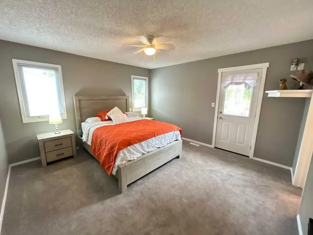 1332 17 Street SE Medicine Hat AB T1A2A8