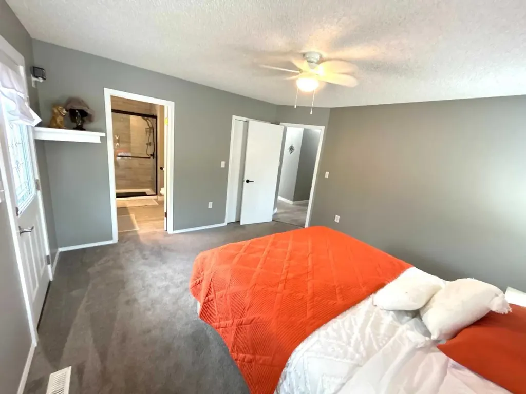 1332 17 Street SE Medicine Hat AB T1A2A8