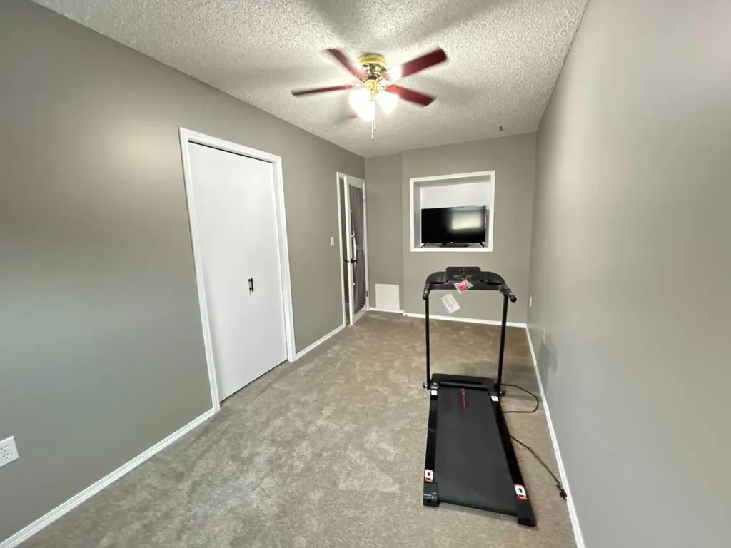 1332 17 Street SE Medicine Hat AB T1A2A8