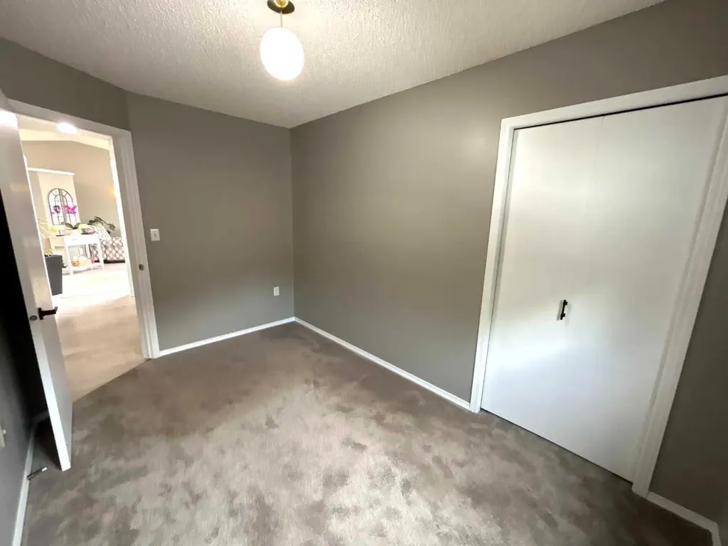 1332 17 Street SE Medicine Hat AB T1A2A8