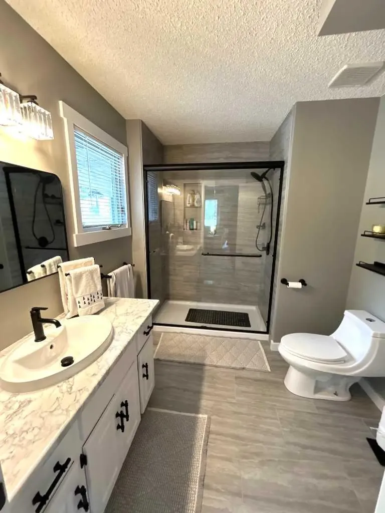 1332 17 Street SE Medicine Hat AB T1A2A8