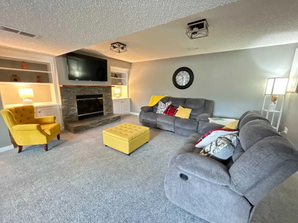1332 17 Street SE Medicine Hat AB T1A2A8