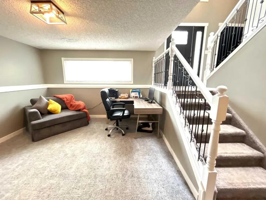 1332 17 Street SE Medicine Hat AB T1A2A8