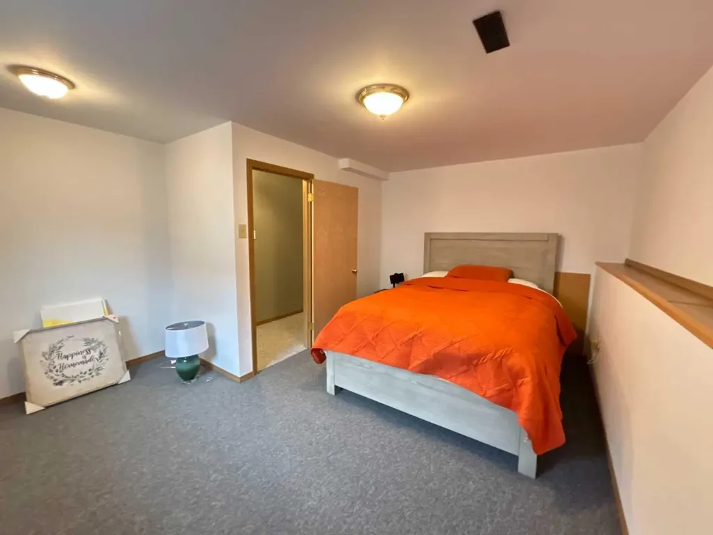 1332 17 Street SE Medicine Hat AB T1A2A8