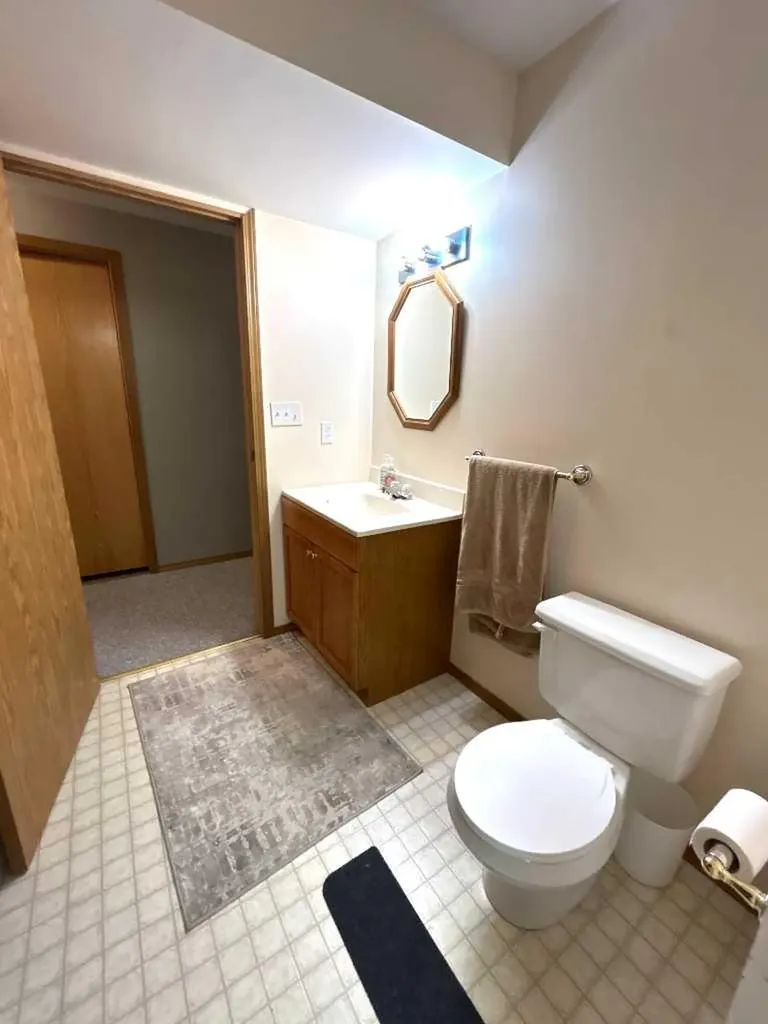 1332 17 Street SE Medicine Hat AB T1A2A8