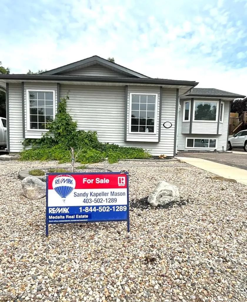 1332 17 Street SE Medicine Hat AB T1A2A8