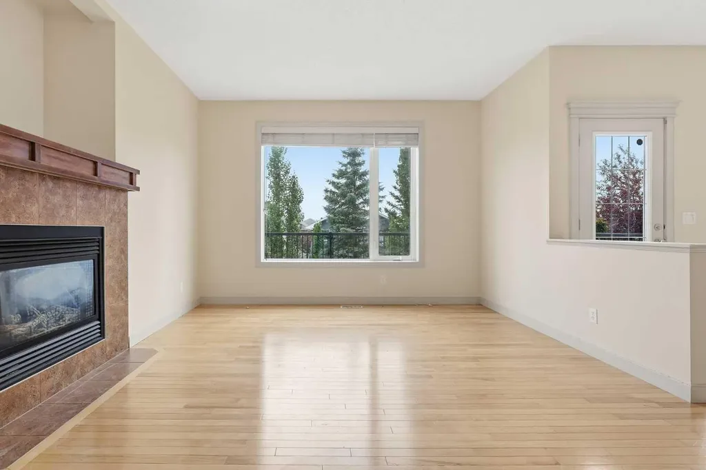 47 Evanspark Circle Calgary AB T3P 0B4