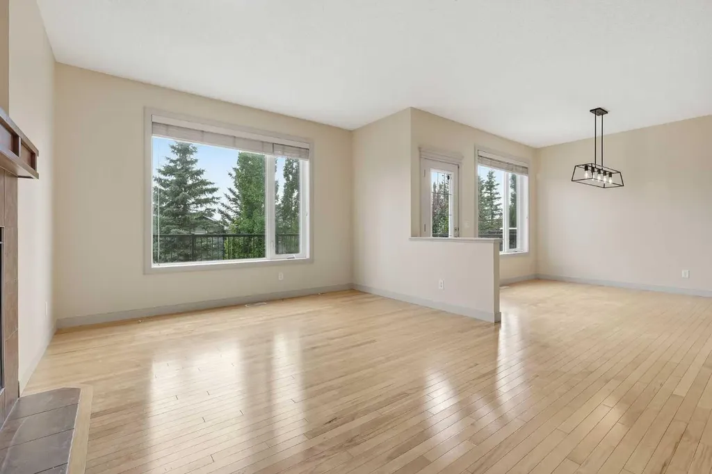 47 Evanspark Circle Calgary AB T3P 0B4