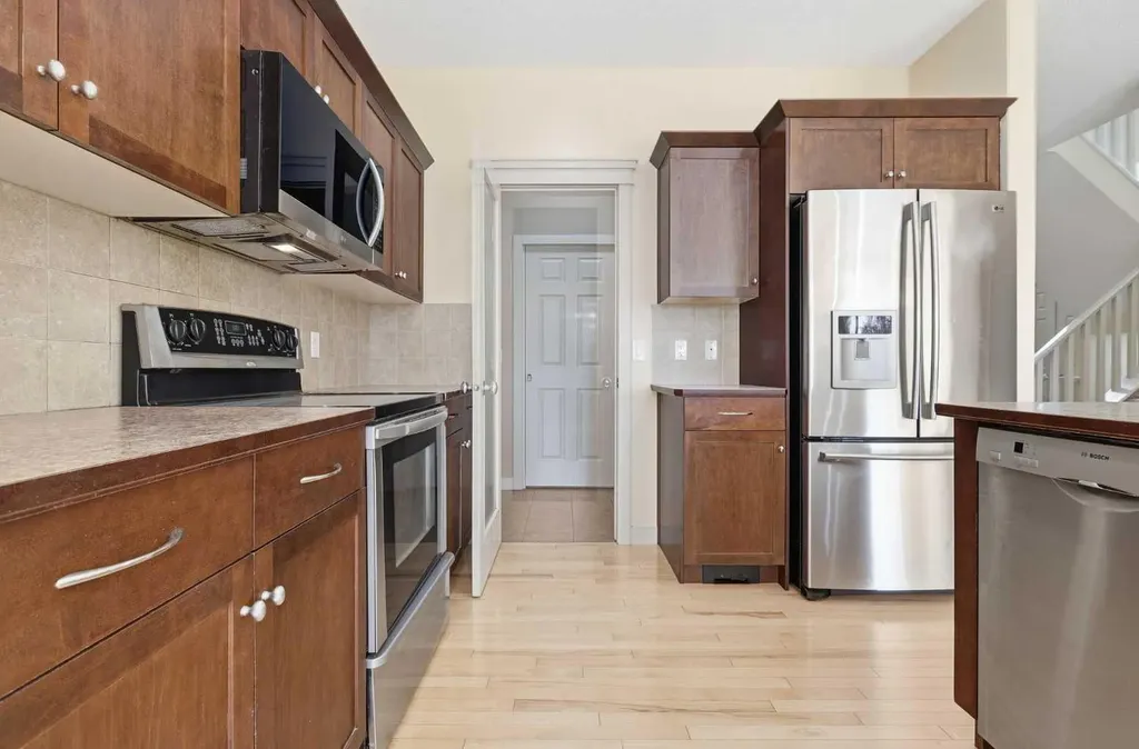 47 Evanspark Circle Calgary AB T3P 0B4