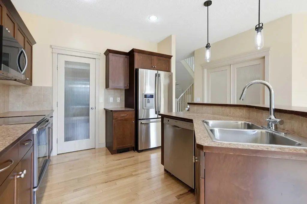 47 Evanspark Circle Calgary AB T3P 0B4