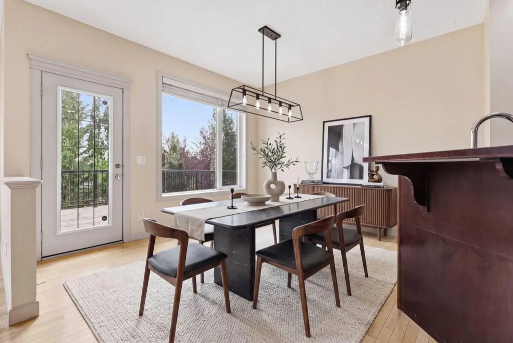 47 Evanspark Circle Calgary AB T3P 0B4