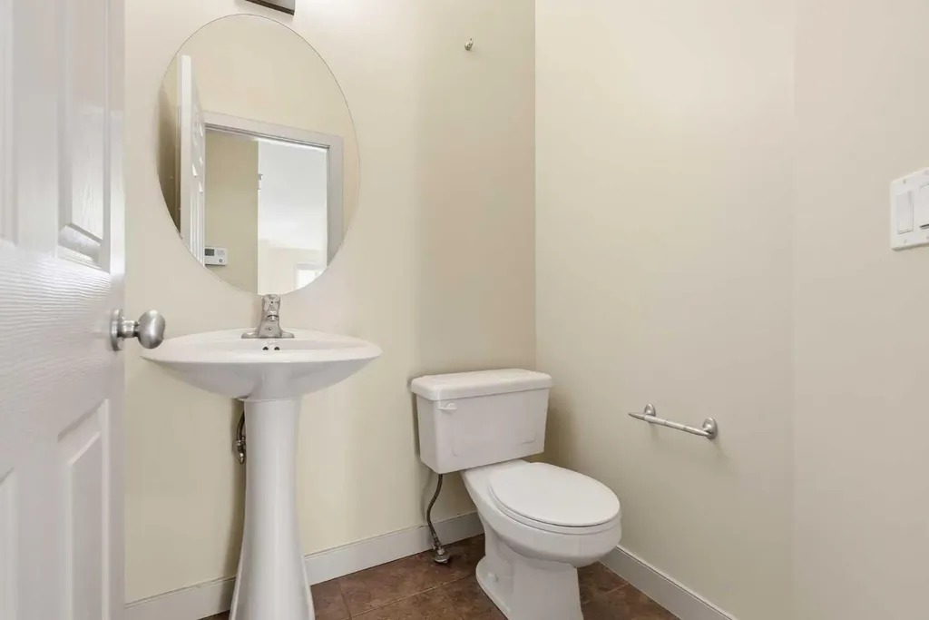 47 Evanspark Circle Calgary AB T3P 0B4