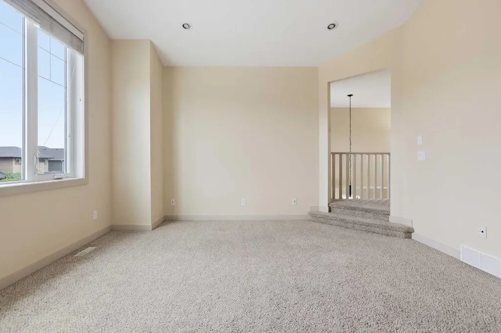 47 Evanspark Circle Calgary AB T3P 0B4