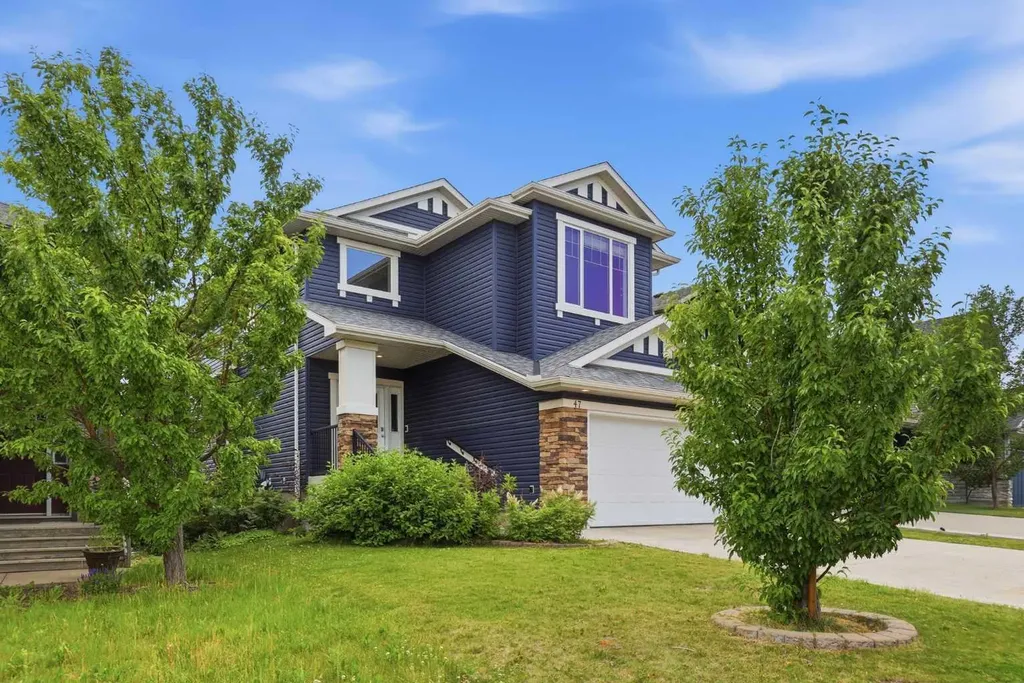 47 Evanspark Circle Calgary AB T3P 0B4