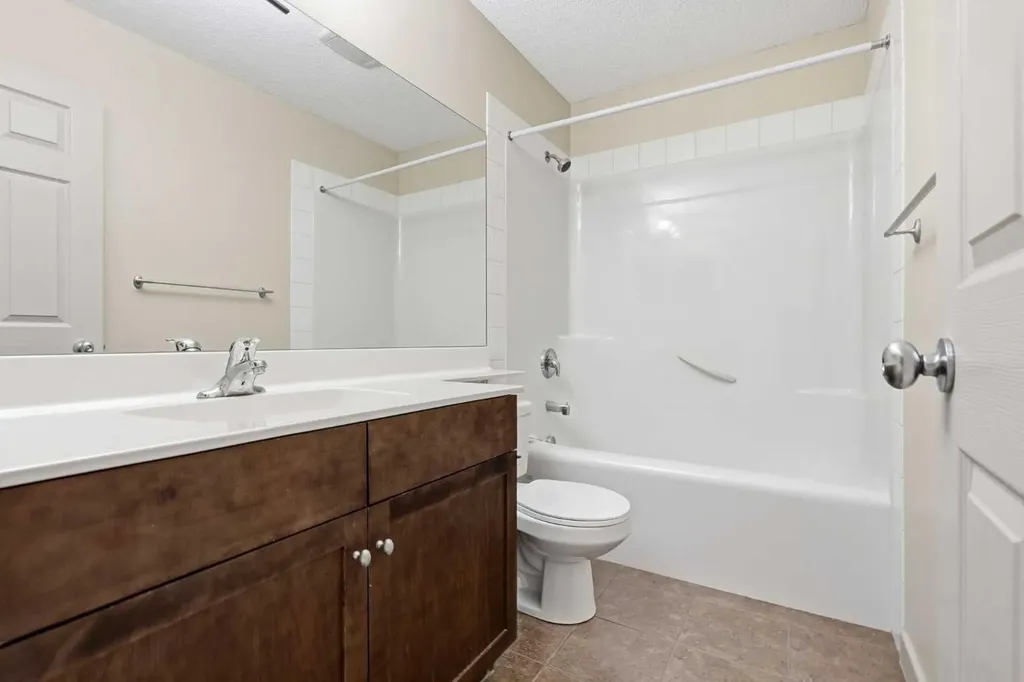 47 Evanspark Circle Calgary AB T3P 0B4