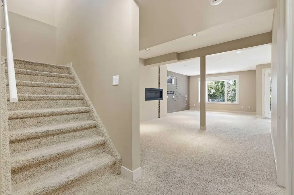 47 Evanspark Circle Calgary AB T3P 0B4
