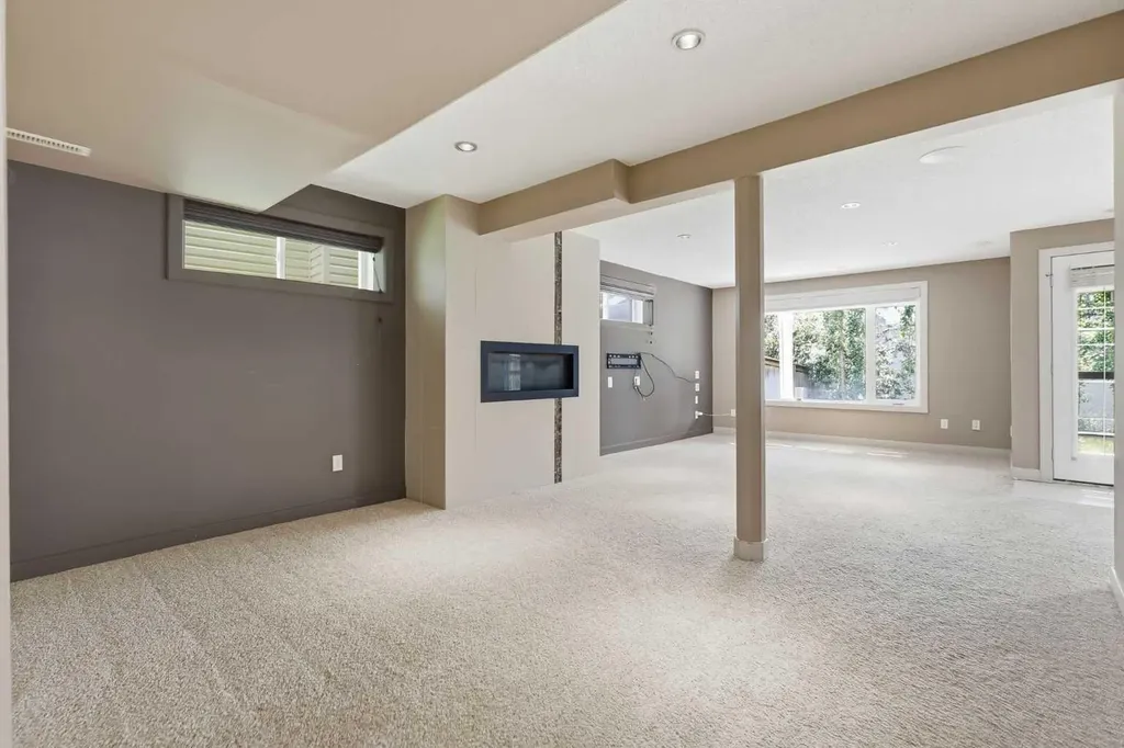 47 Evanspark Circle Calgary AB T3P 0B4