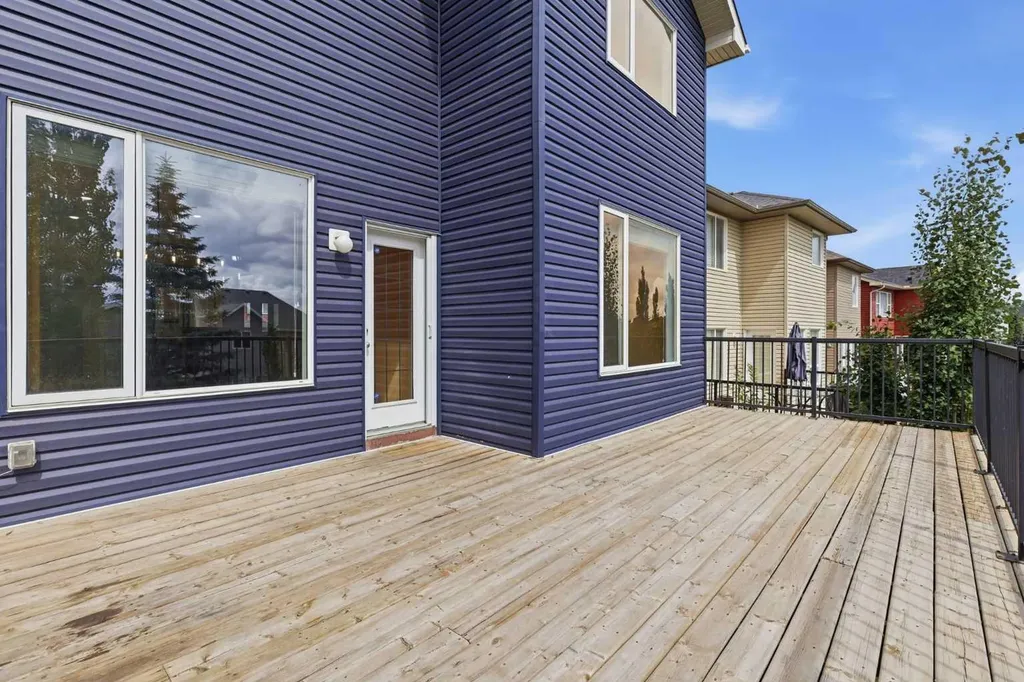 47 Evanspark Circle Calgary AB T3P 0B4