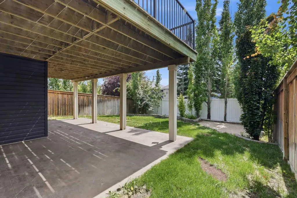 47 Evanspark Circle Calgary AB T3P 0B4