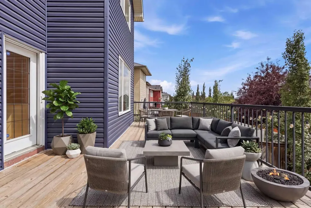 47 Evanspark Circle Calgary AB T3P 0B4