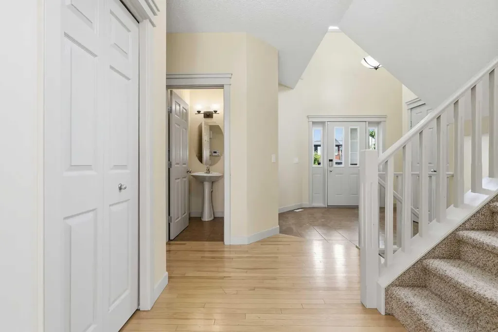 47 Evanspark Circle Calgary AB T3P 0B4