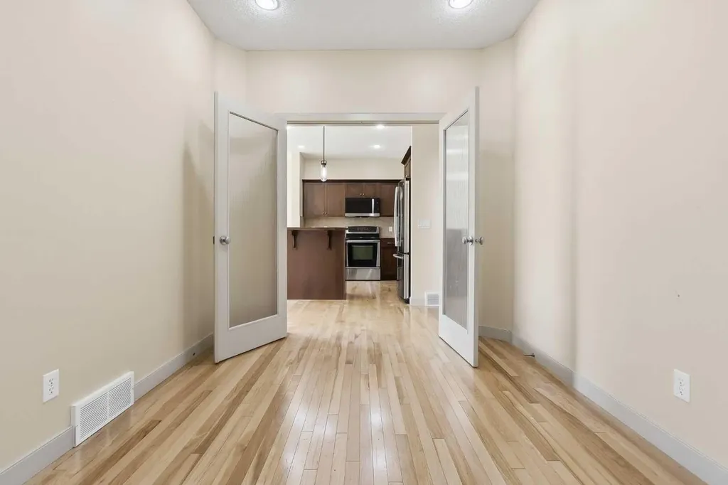 47 Evanspark Circle Calgary AB T3P 0B4
