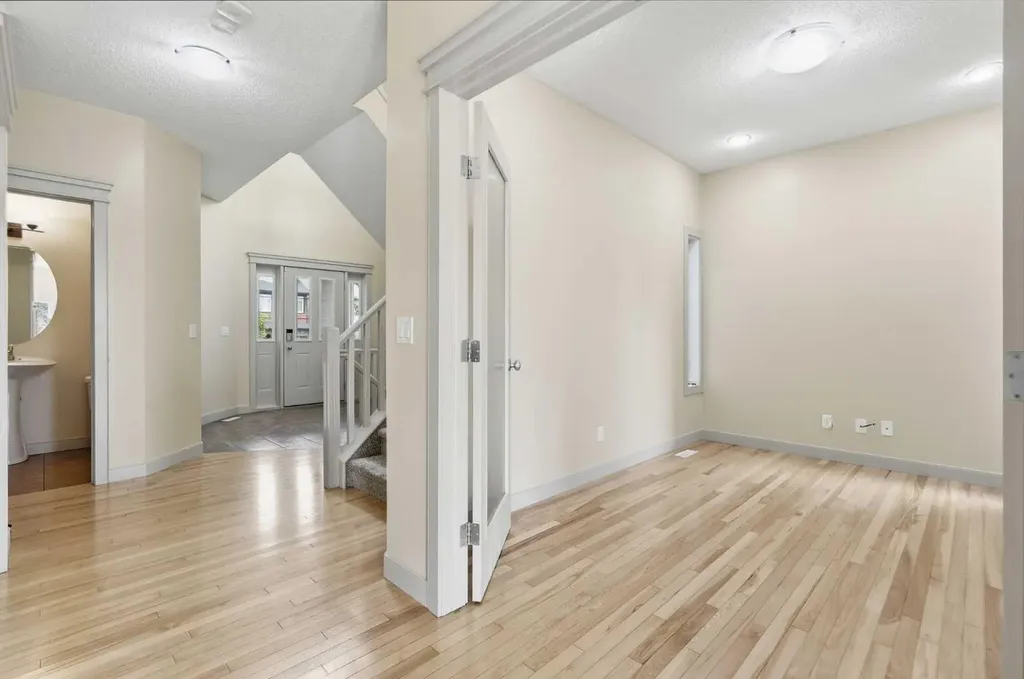 47 Evanspark Circle Calgary AB T3P 0B4