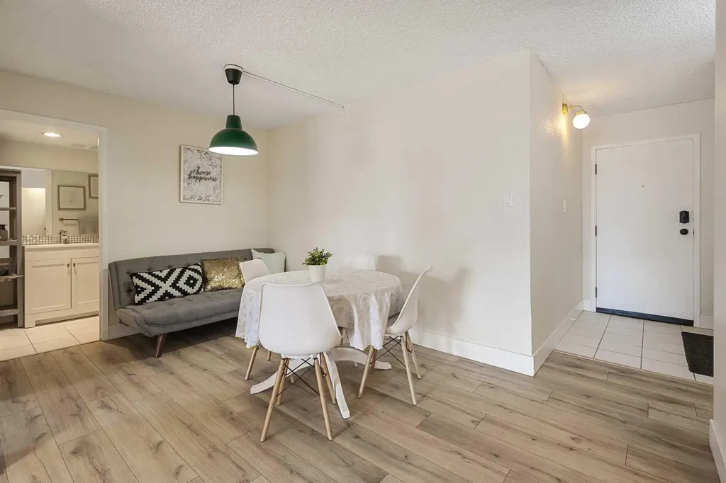 221 6 Avenue SE Calgary AB T2G 4Z9