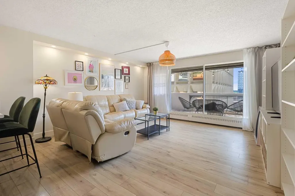 221 6 Avenue SE Calgary AB T2G 4Z9