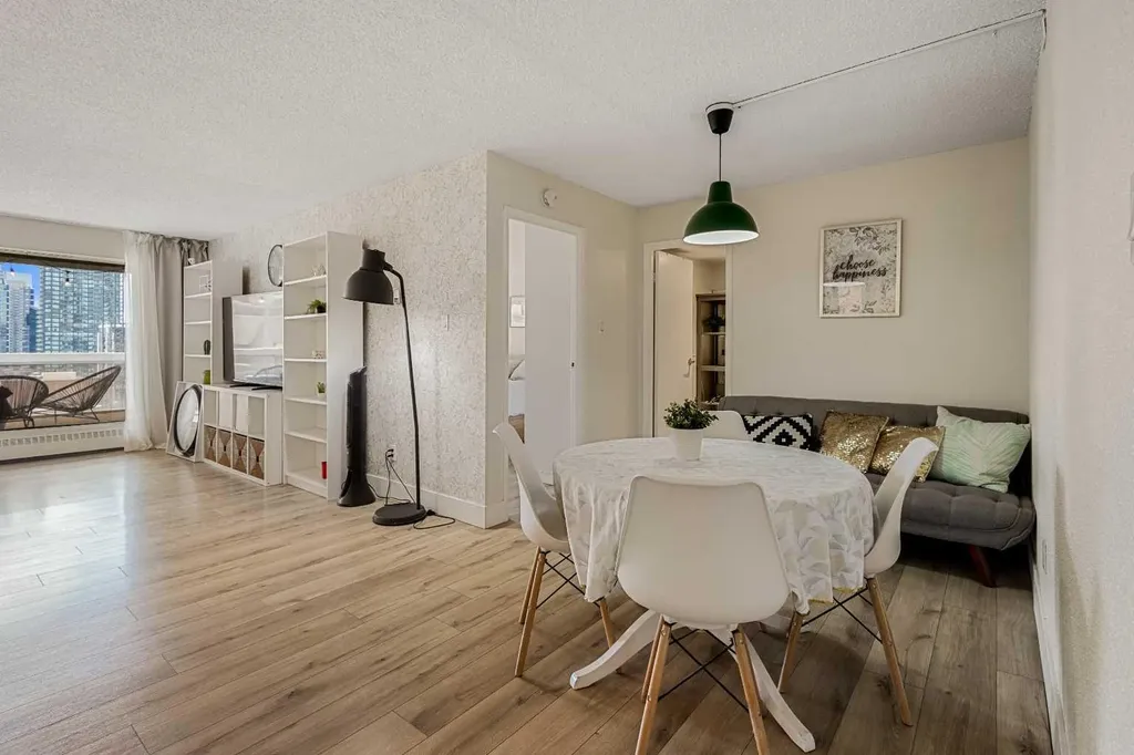 221 6 Avenue SE Calgary AB T2G 4Z9