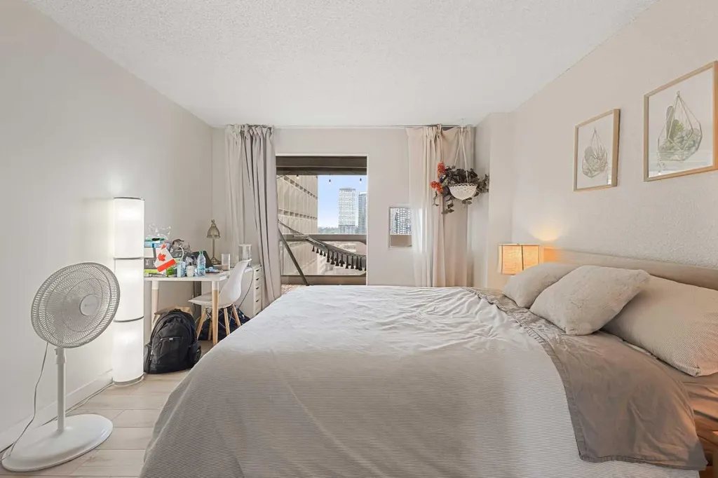 221 6 Avenue SE Calgary AB T2G 4Z9