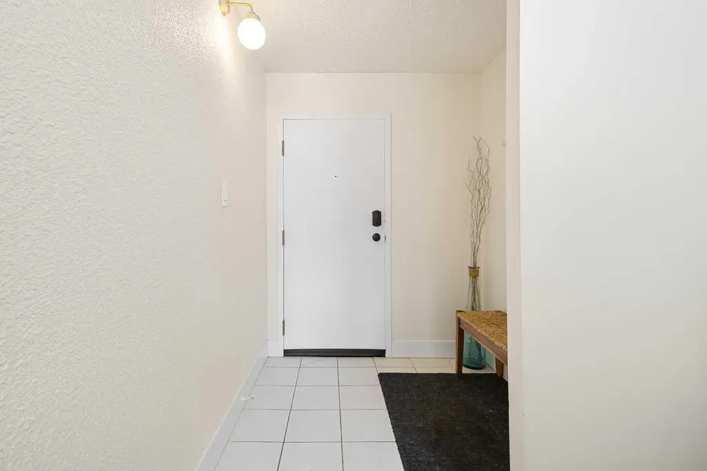 221 6 Avenue SE Calgary AB T2G 4Z9