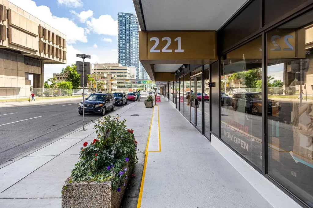 221 6 Avenue SE Calgary AB T2G 4Z9
