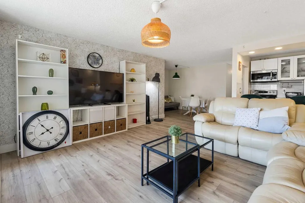 221 6 Avenue SE Calgary AB T2G 4Z9