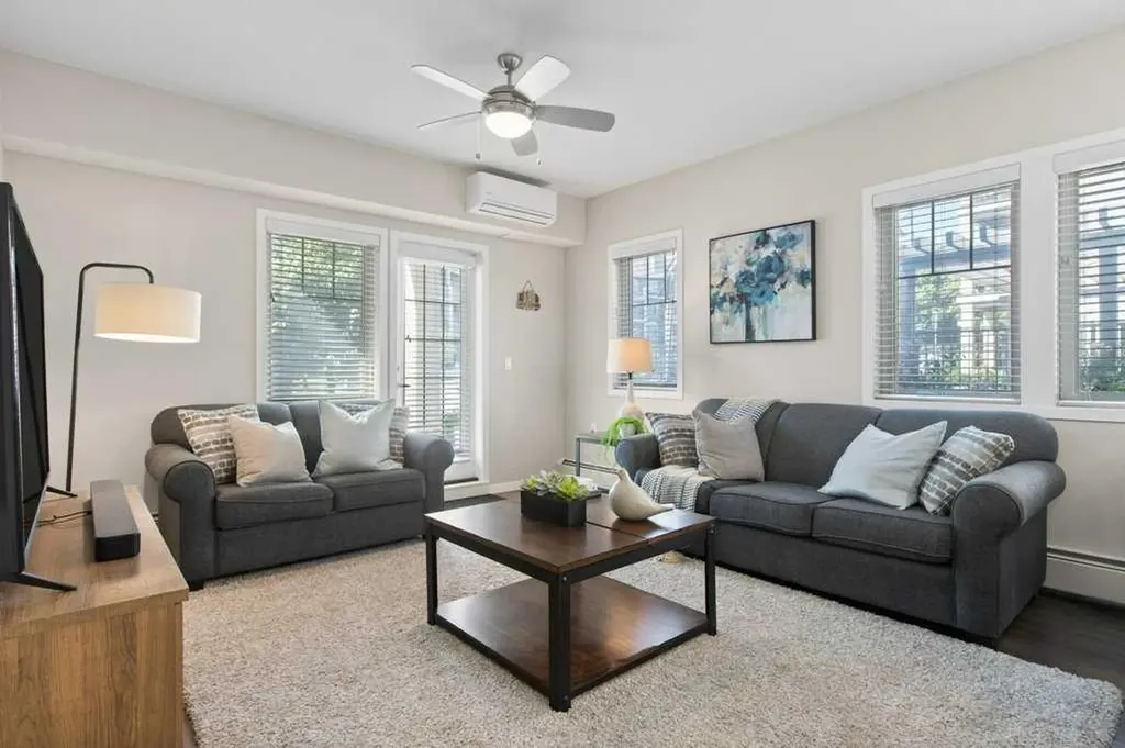 30 Mahogany Mews SE Calgary AB T3M 3H4