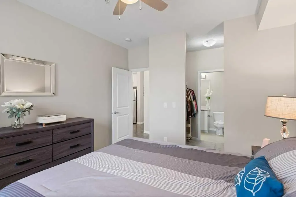 30 Mahogany Mews SE Calgary AB T3M 3H4