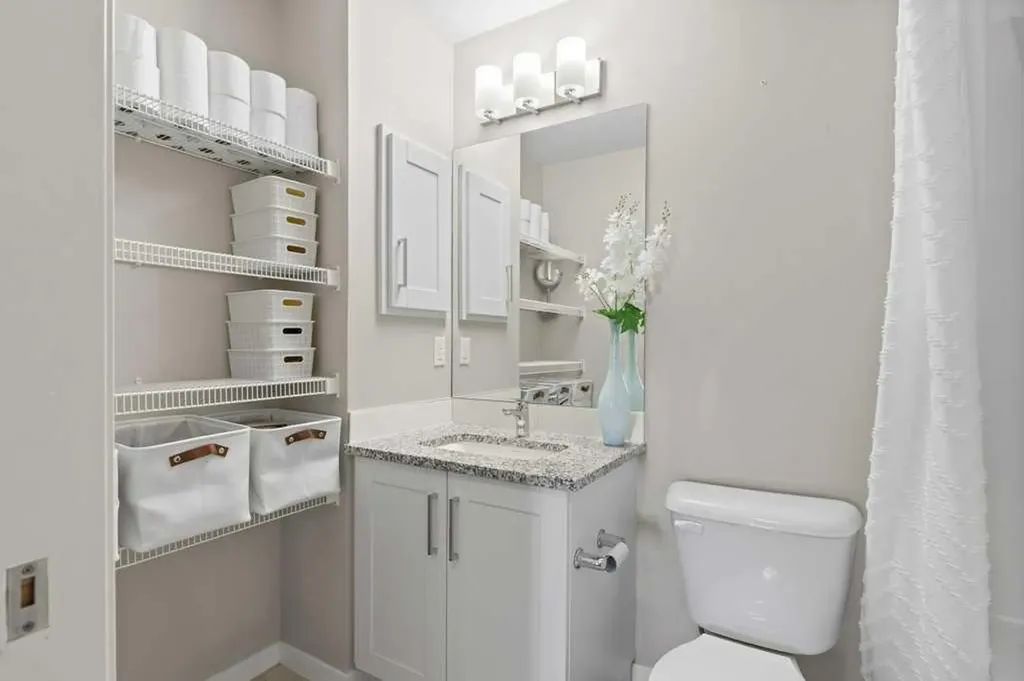 30 Mahogany Mews SE Calgary AB T3M 3H4