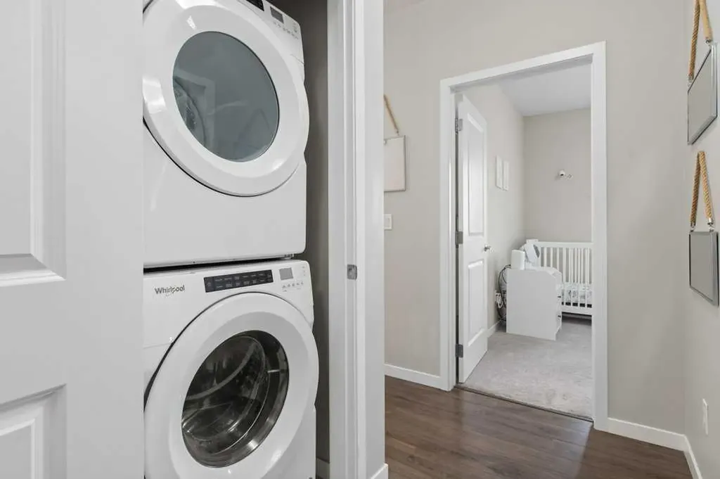 30 Mahogany Mews SE Calgary AB T3M 3H4