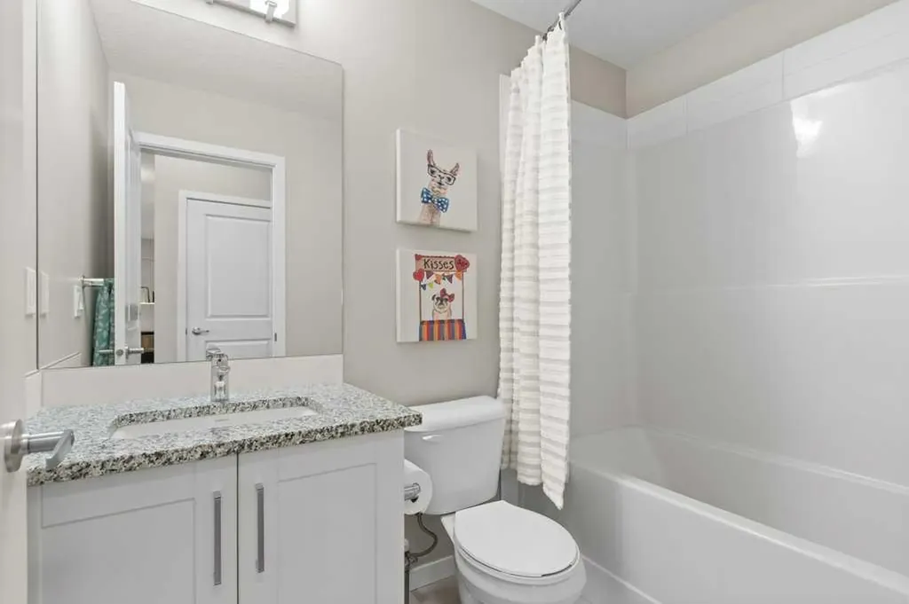 30 Mahogany Mews SE Calgary AB T3M 3H4