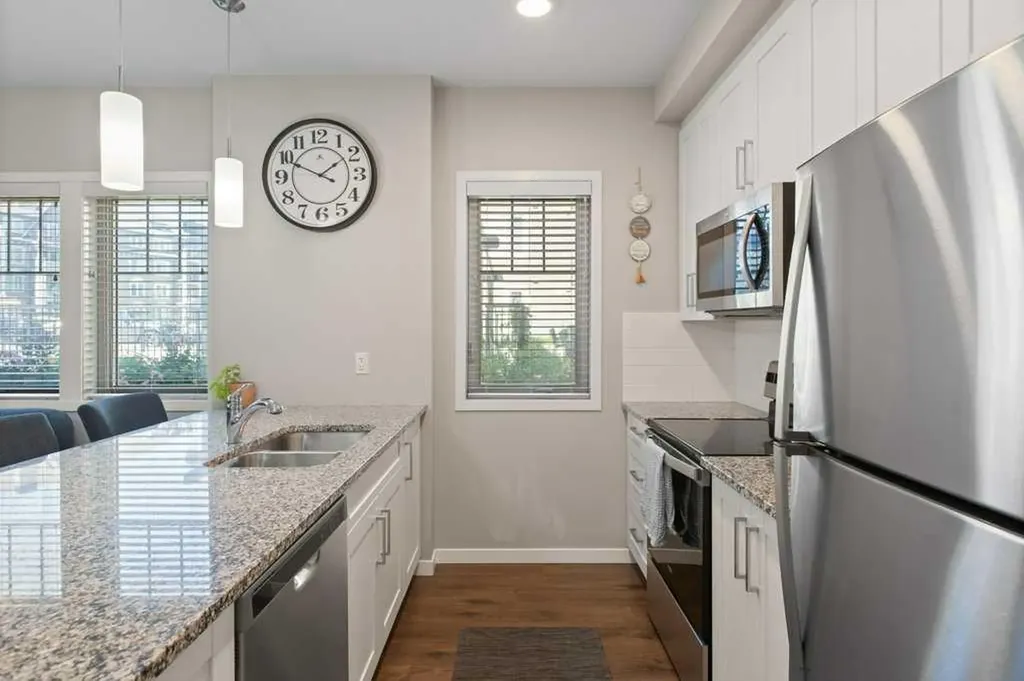 30 Mahogany Mews SE Calgary AB T3M 3H4