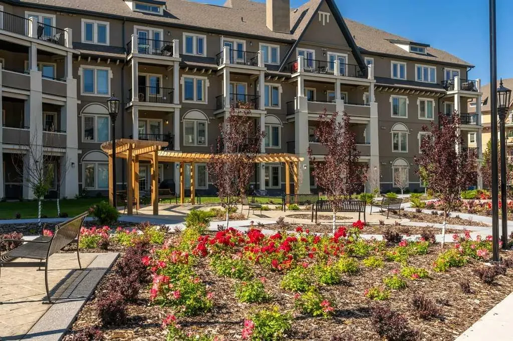 30 Mahogany Mews SE Calgary AB T3M 3H4