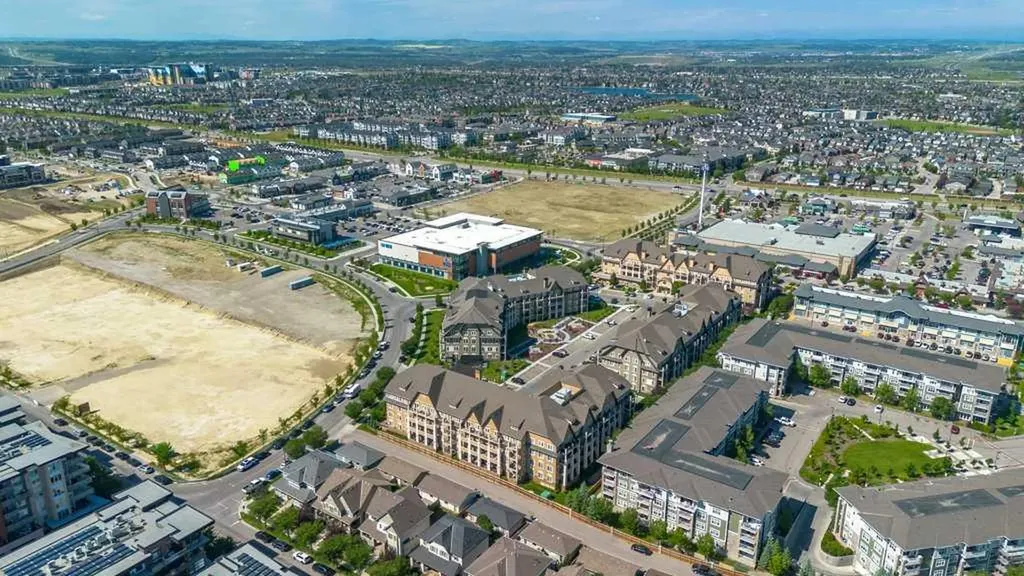30 Mahogany Mews SE Calgary AB T3M 3H4